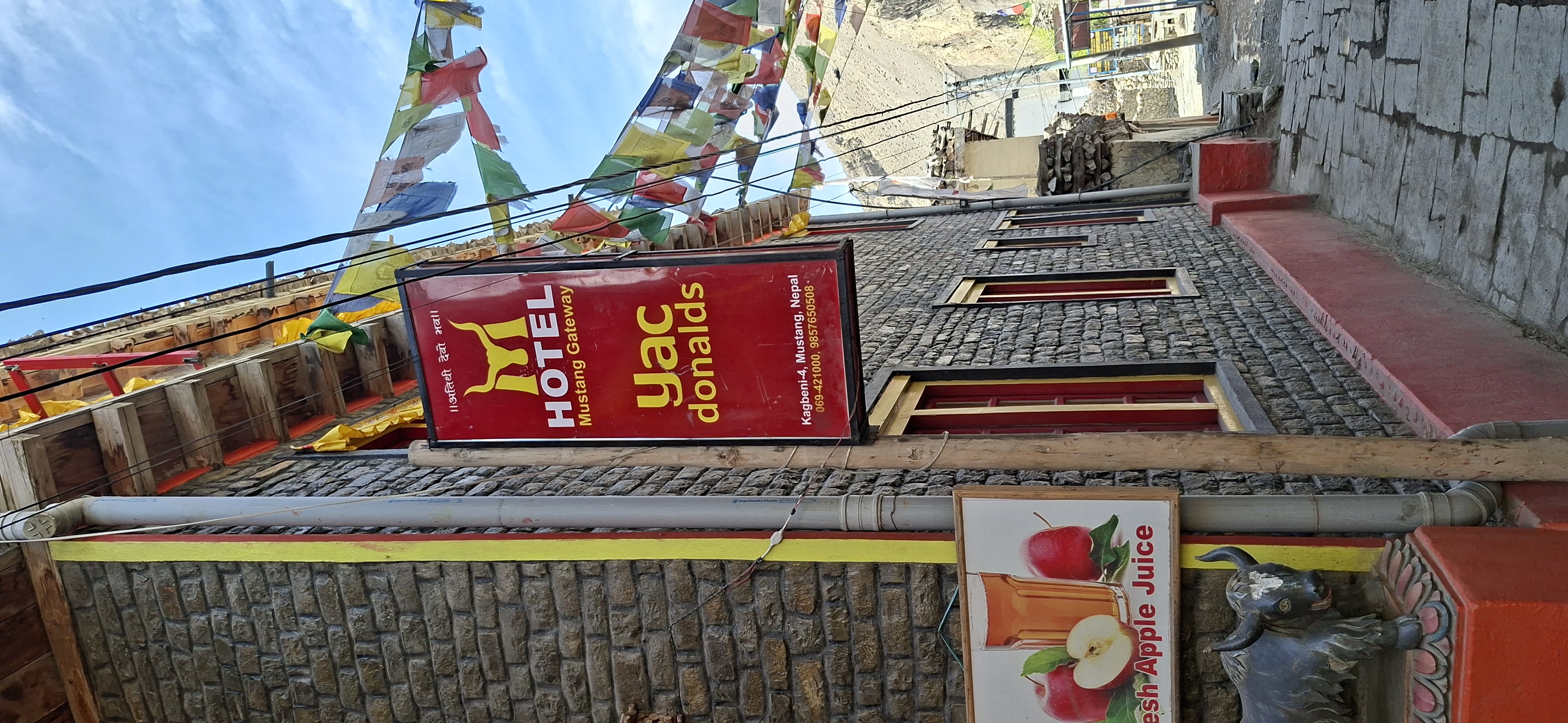 Yac Donalds. Hamburguesas de yak. Unos crack del marketing