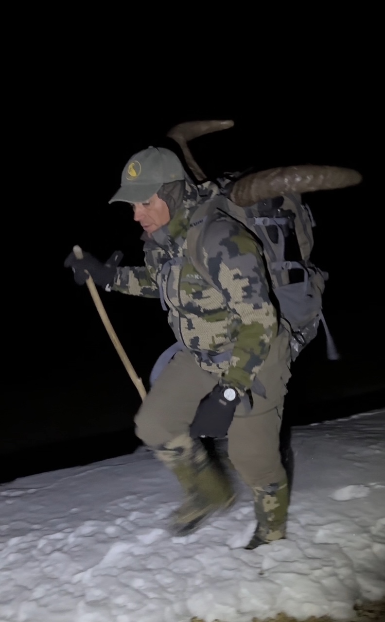 ASÍ 4 HORAS HASTA LOS CABALLOS Y OTRAS 3,5 H DE DESCENSO HASTA EL CAMPAMENTO COMPLETAMENTE DE NOCHE