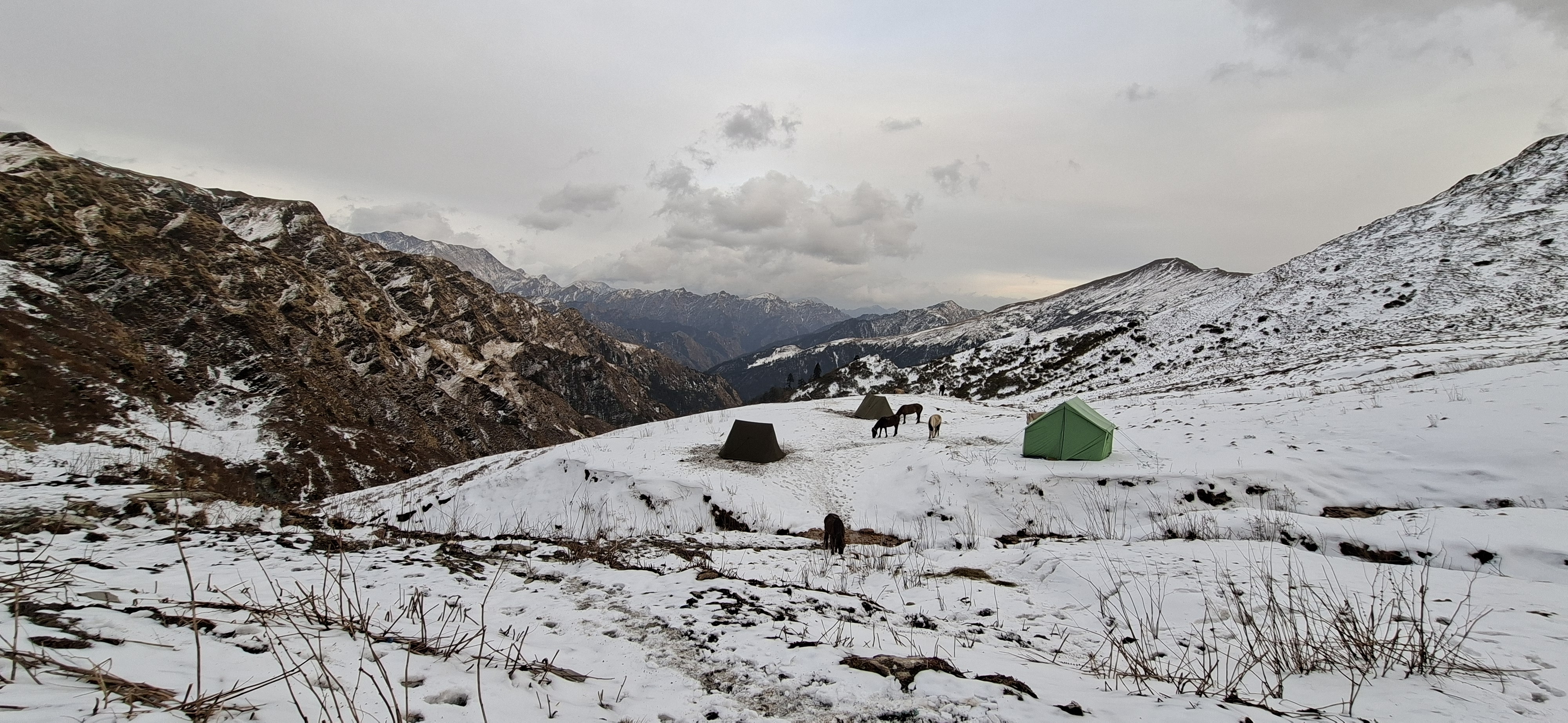 Campamento de la segunda noche.  Mas bonito verlo que vivirlo